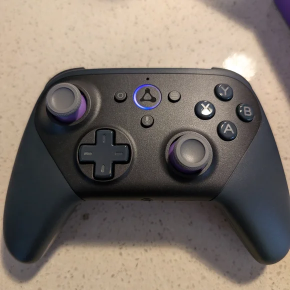Amazon Luna Controller - Purple and Gray - Picture 4 of 4